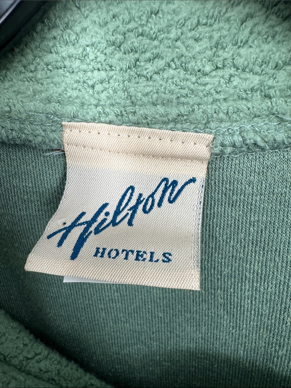 Vintage-Style Green Half-Zip Fleece‎ Pullover by Hilton Hotels Las Vegas XL - Picture 3 of 9